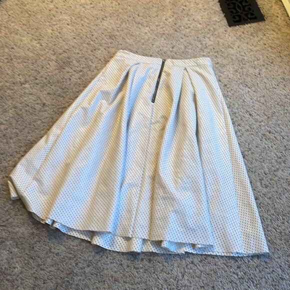 ASTR Pleated White Faux Leather Cutout Midi Skirt Size Small - Picture 5 of 5